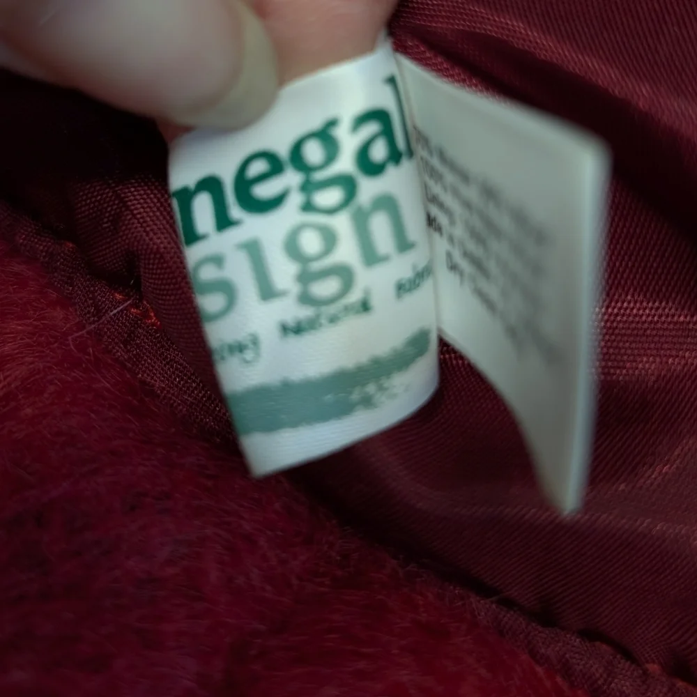 Donegal Design Fuzzy Mohair Wool Cableknit Bucket Hat Burgundy EUC